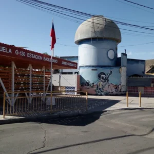 fachada a la Escuela General Manuel Baquedano