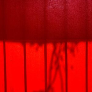 Fondo rojo con naranja a contraluz